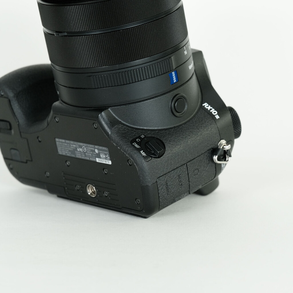 SONY Cyber-shot DSC-RX10M3