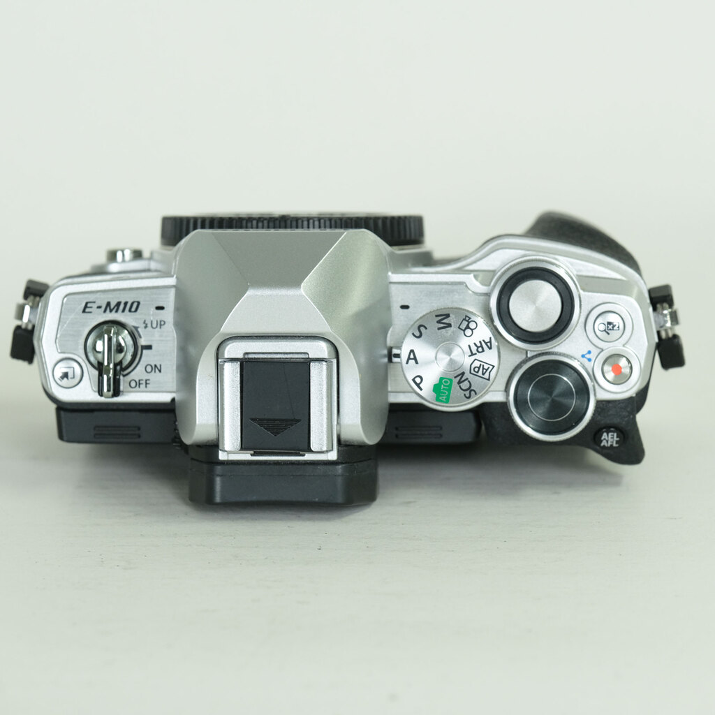 OLYMPUS OM-D E-M10 Mark IV