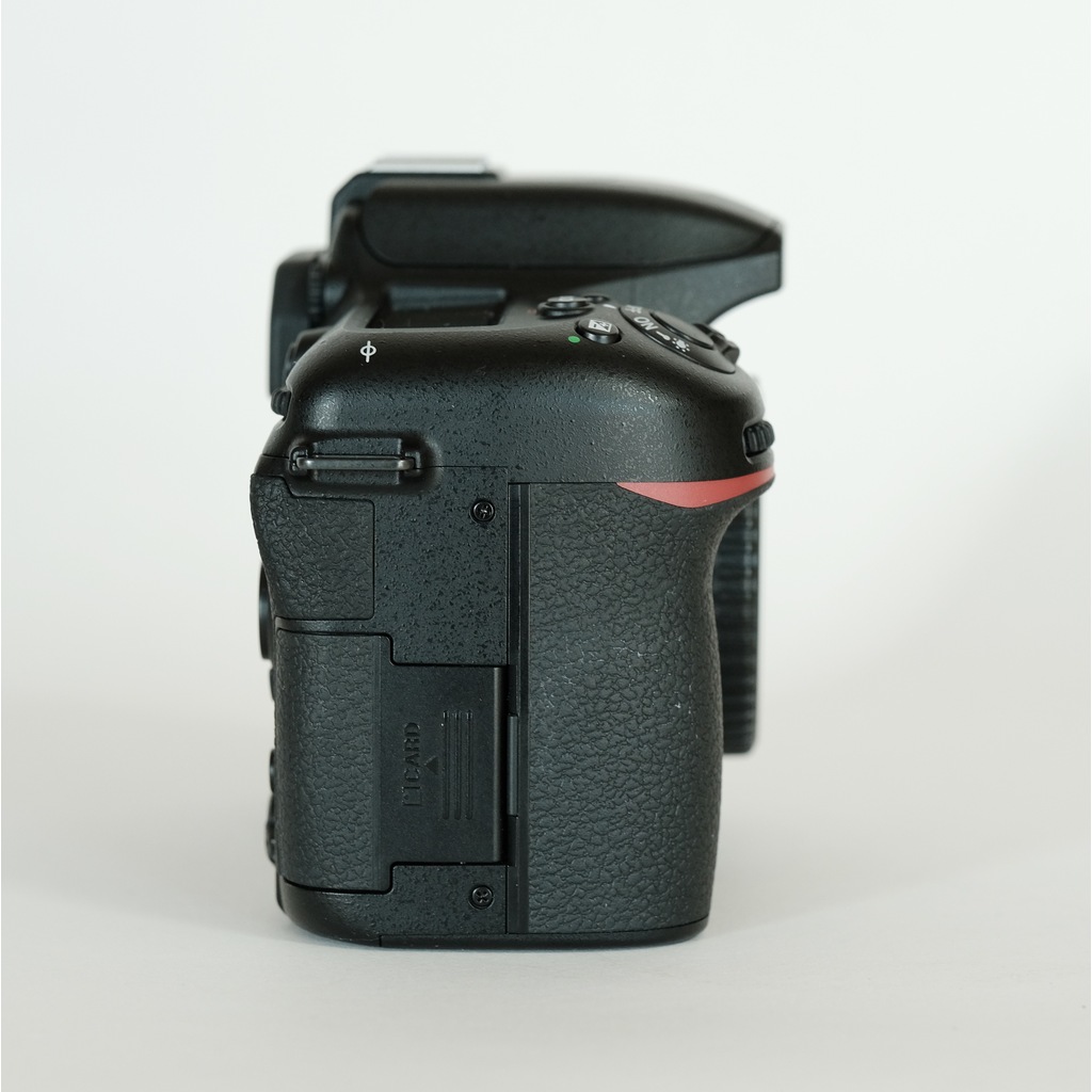 Nikon D7500の出品 | ONE SCENE（ワンシーン）