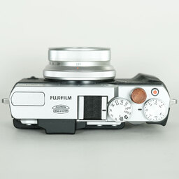 FUJIFILM X30 シルバー FUJIFILM X30 シルバー