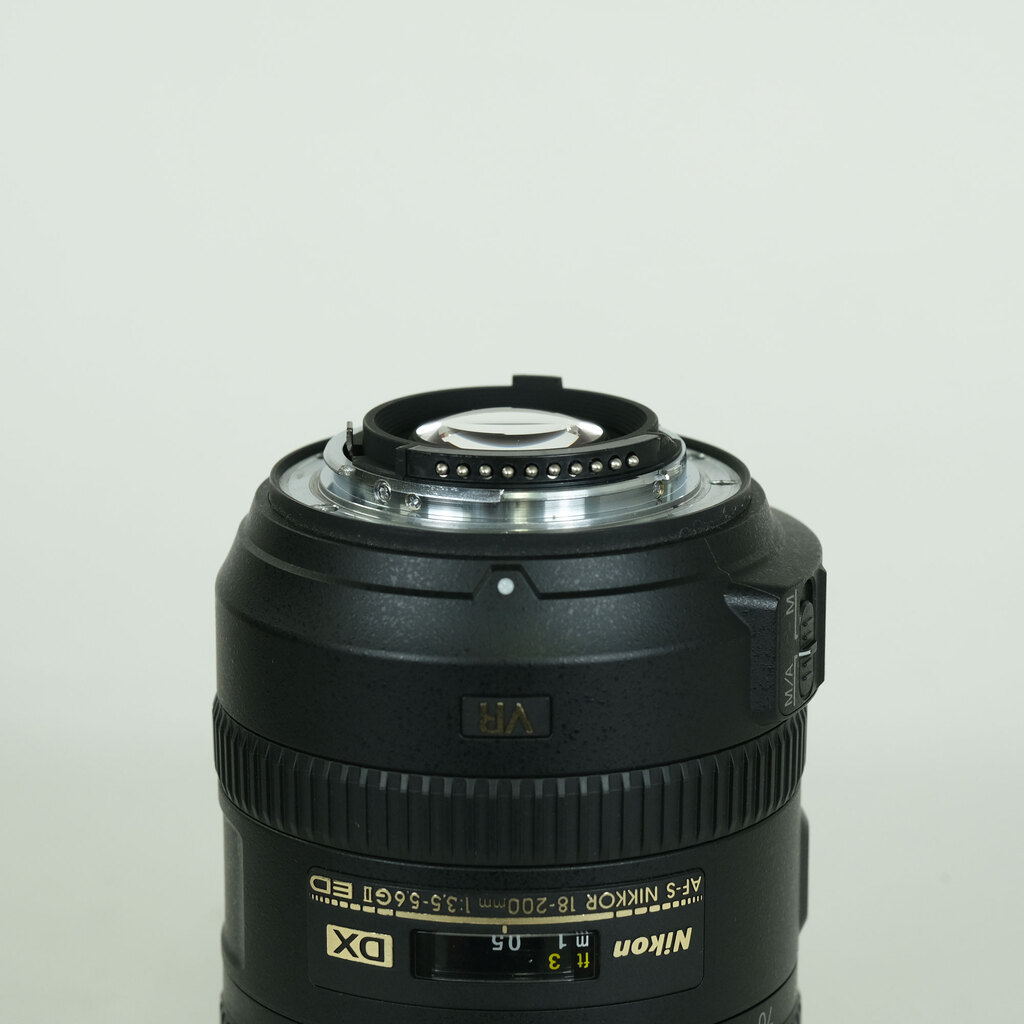 Nikon AF-S DX NIKKOR 18-200mm F3.5-5.6G ED VR II