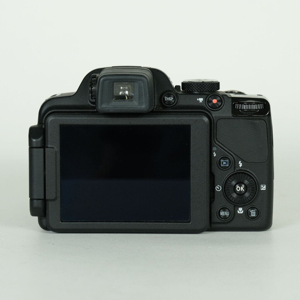 COOLPIX P520 Nikon ニコン コンパクトデジタルカメラ | レッド - 概要