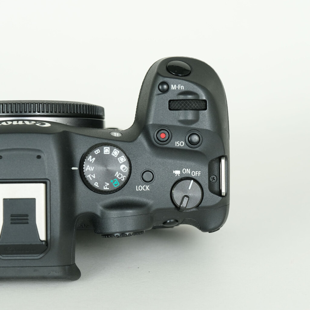 Canon EOS R7 Canon EOS R7