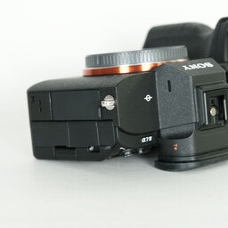 SONY α7 IV(ILCE-7M4) SONY α7 IV(ILCE-7M4)