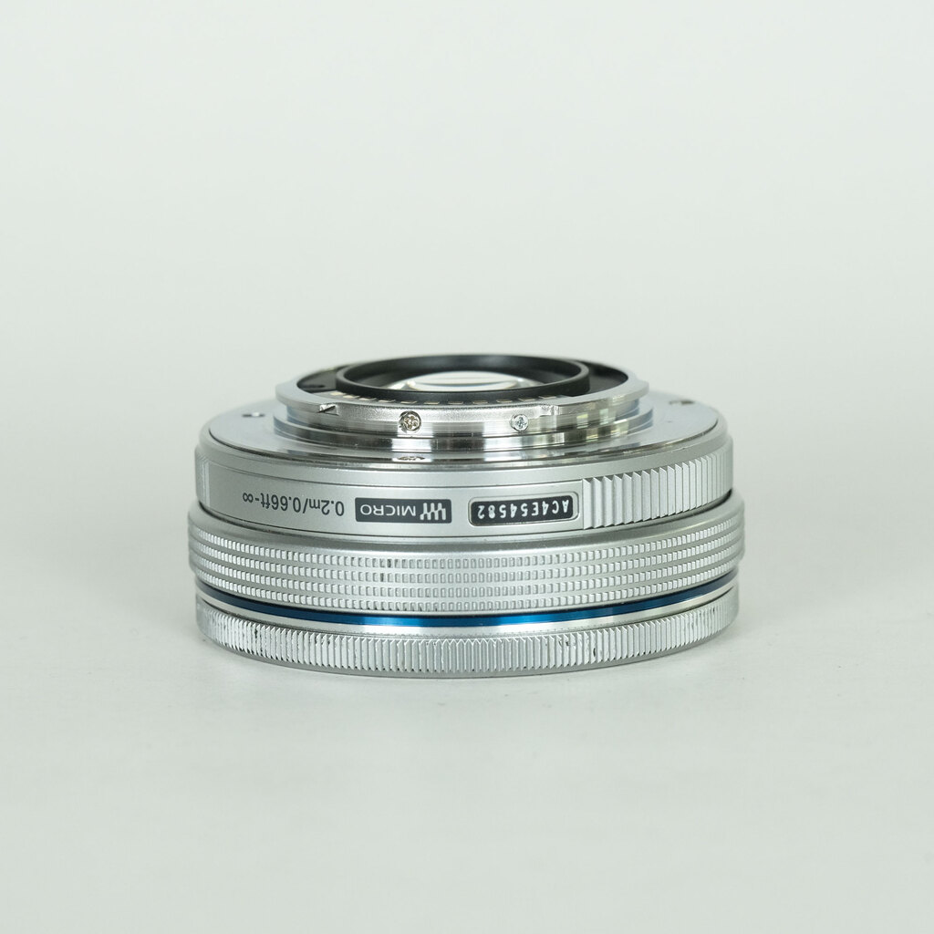 OLYMPUS M.ZUIKO DIGITAL ED 14-42mm F3.5-5.6 EZ シルバー OLYMPUS M.ZUIKO DIGITAL ED 14-42mm F3.5-5.6 EZ シルバー