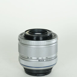 OLYMPUS M.ZUIKO DIGITAL 14-42mm F3.5-5.6IIR シルバー