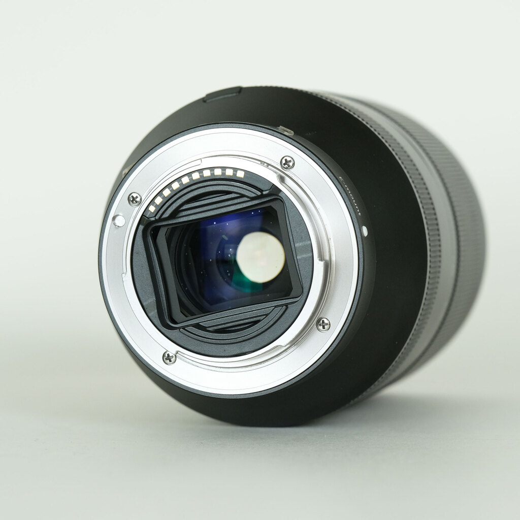 SONY FE 24-240mm F3.5-6.3 OSS SEL24240