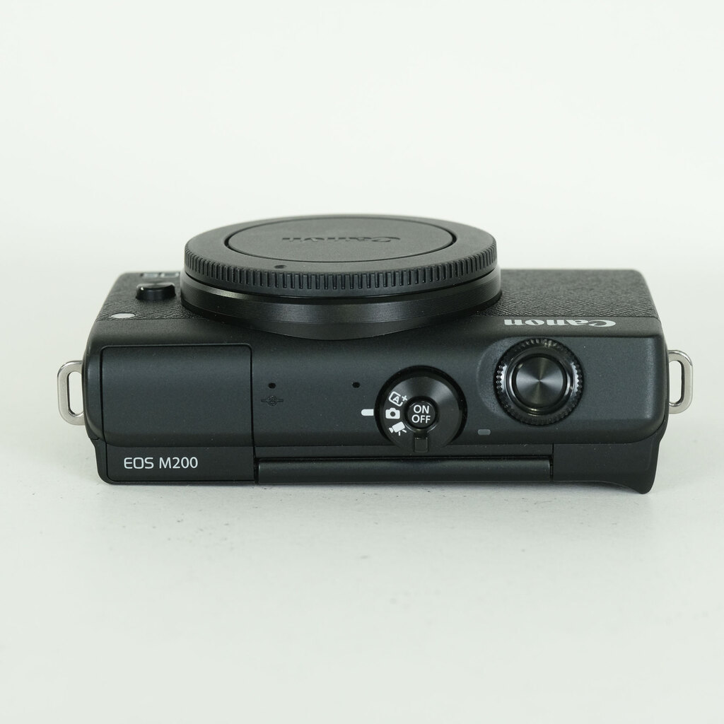 Canon EOS M200