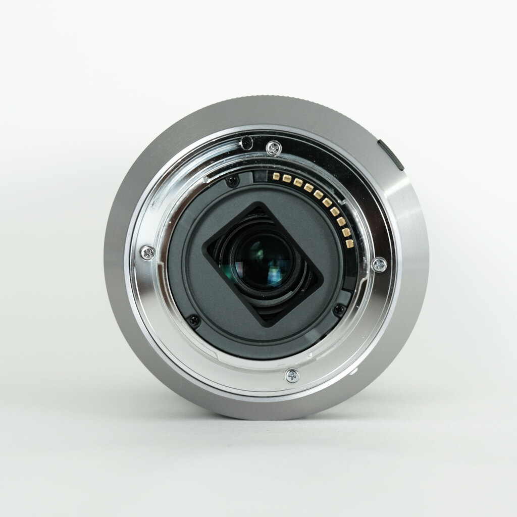 SONY E18-200mm F3.5-6.3 OSS SEL18200