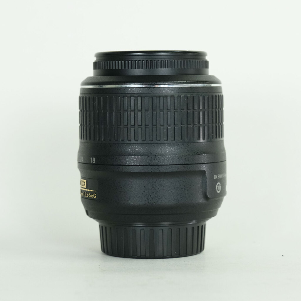 Nikon AF-S DX NIKKOR 18-55mm F3.5-5.6 G VR Nikon AF-S DX NIKKOR 18-55mm F3.5-5.6 G VR