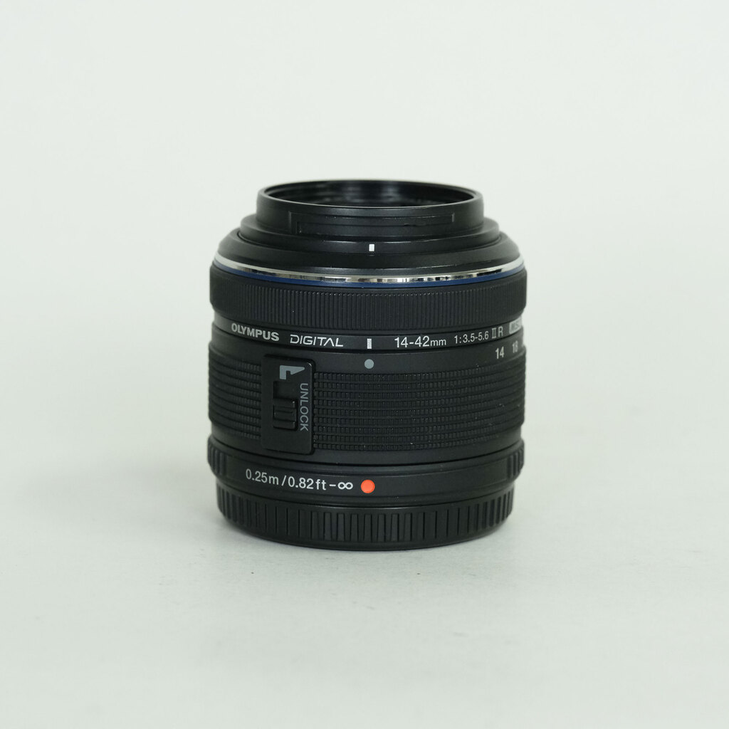 OLYMPUS M.ZUIKO DIGITAL 14-42mm F3.5-5.6IIR ブラック OLYMPUS M.ZUIKO DIGITAL 14-42mm F3.5-5.6IIR ブラック