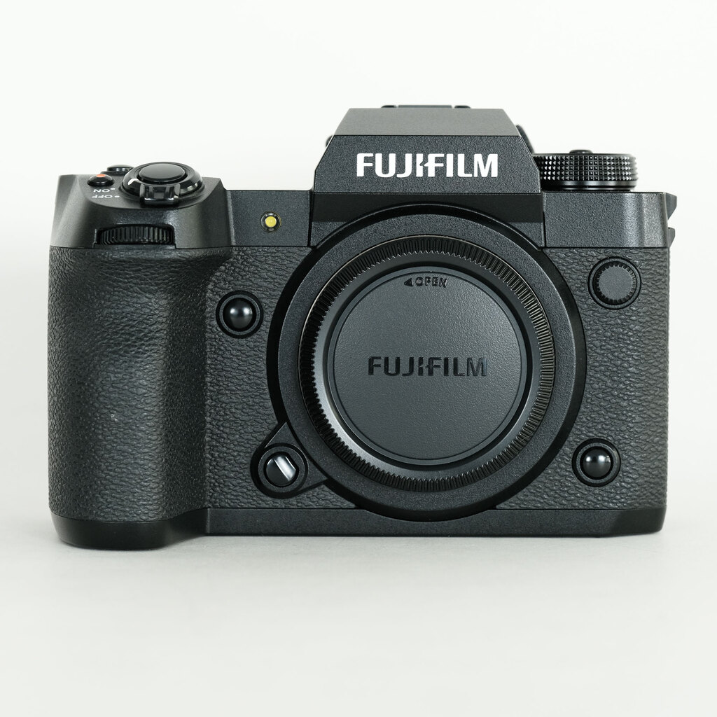 FUJIFILM X-H2