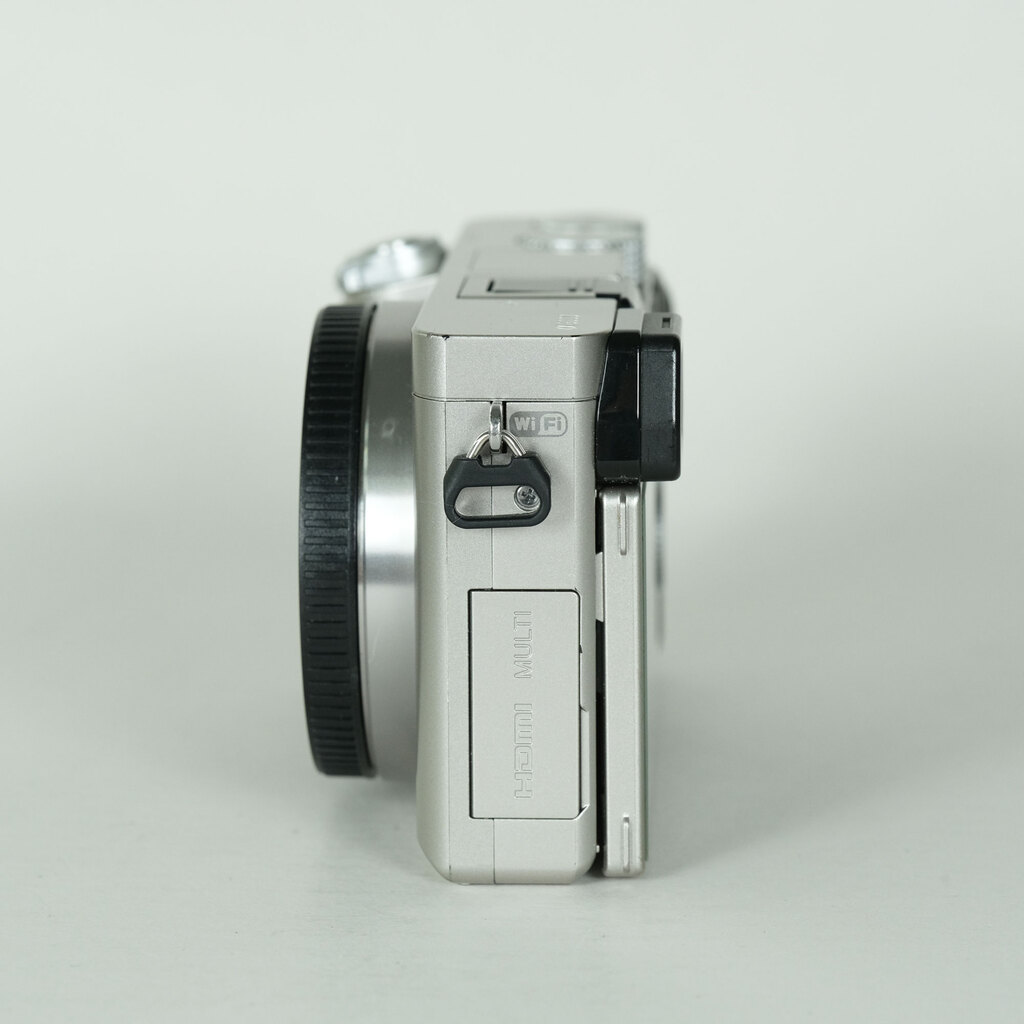 SONY α6000（ILCE-6000）の出品 | ONE SCENE（ワンシーン）