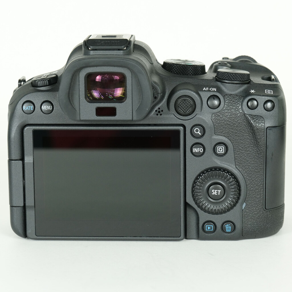 Canon EOS R6 Mark II [�{�f�B]