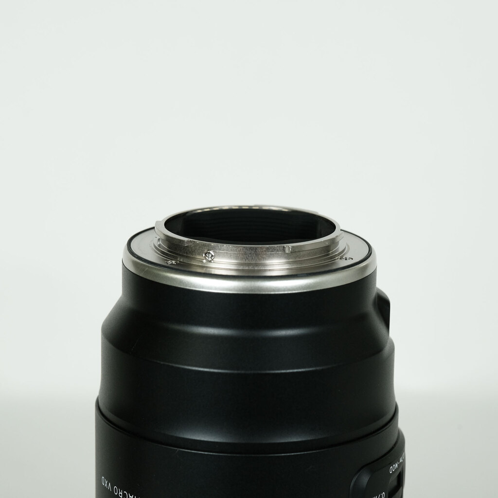 TAMRON 90mm F/2.8 Di III MACRO VXD [ソニーE用]