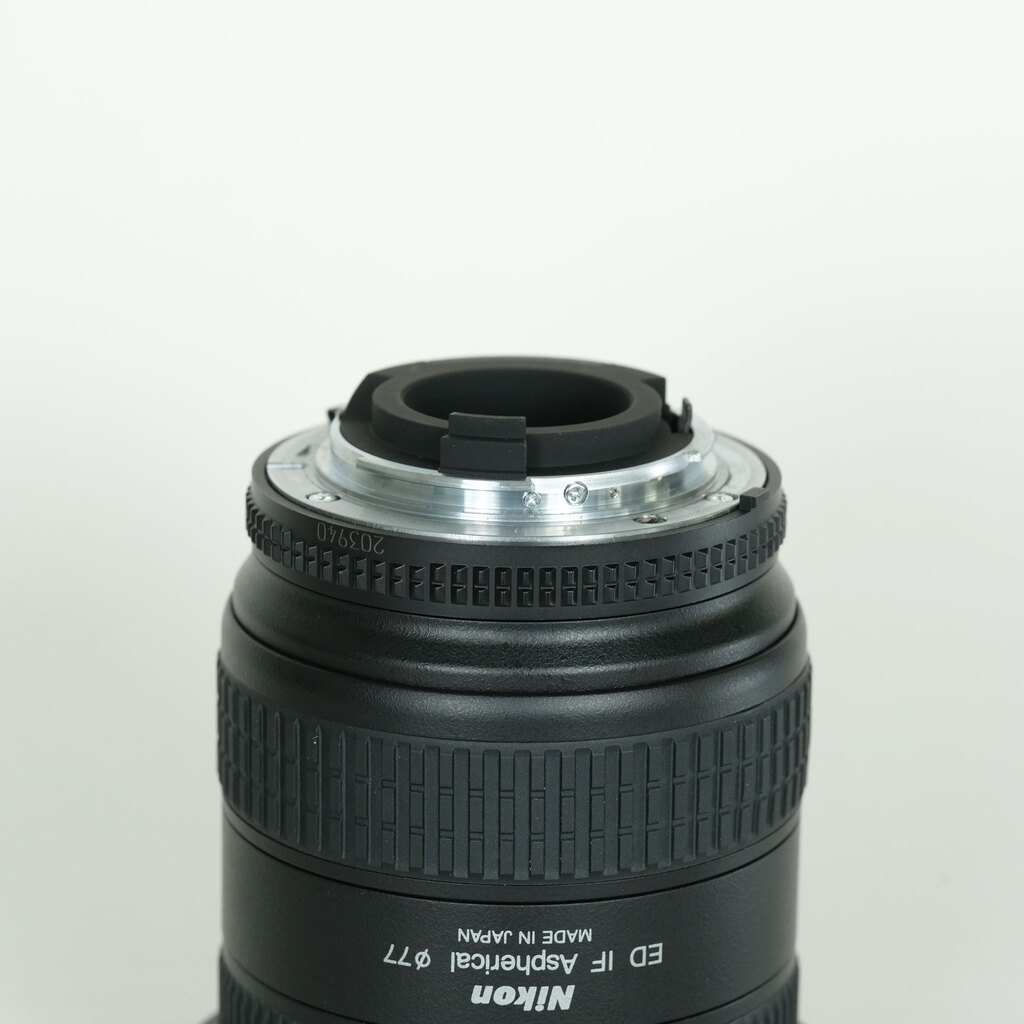 Nikon Ai AF Zoom-Nikkor 18-35mm F3.5-4.5D IF-ED Nikon Ai AF Zoom-Nikkor 18-35mm F3.5-4.5D IF-ED