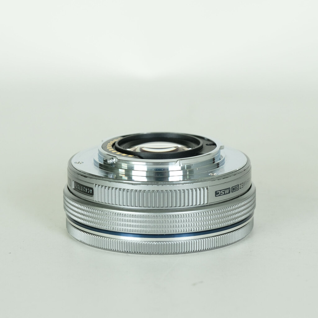 OLYMPUS M.ZUIKO DIGITAL ED 14-42mm F3.5-5.6 EZ シルバー