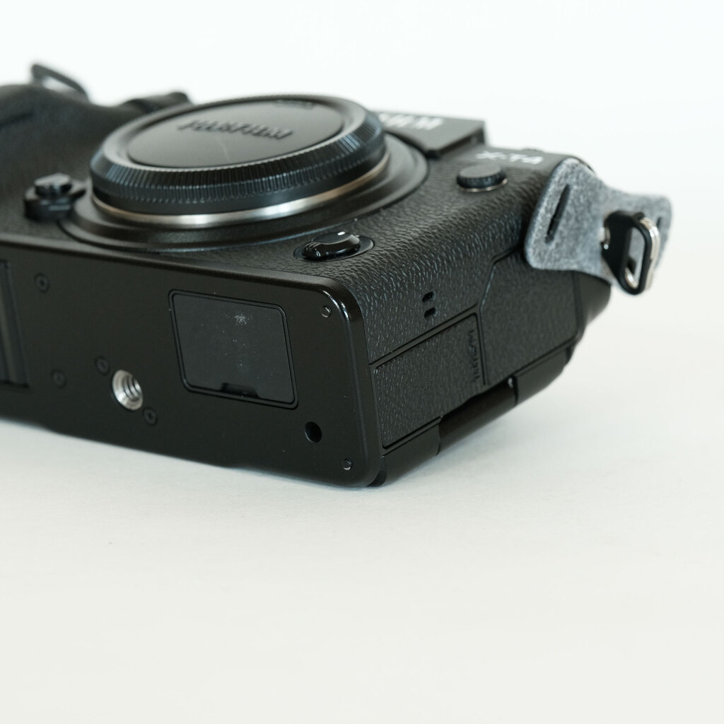 FUJIFILM X-T4 FUJIFILM X-T4