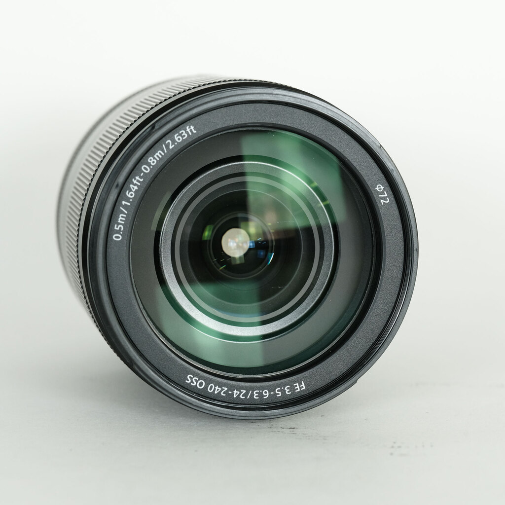 SONY FE 24-240mm F3.5-6.3 OSS SEL24240