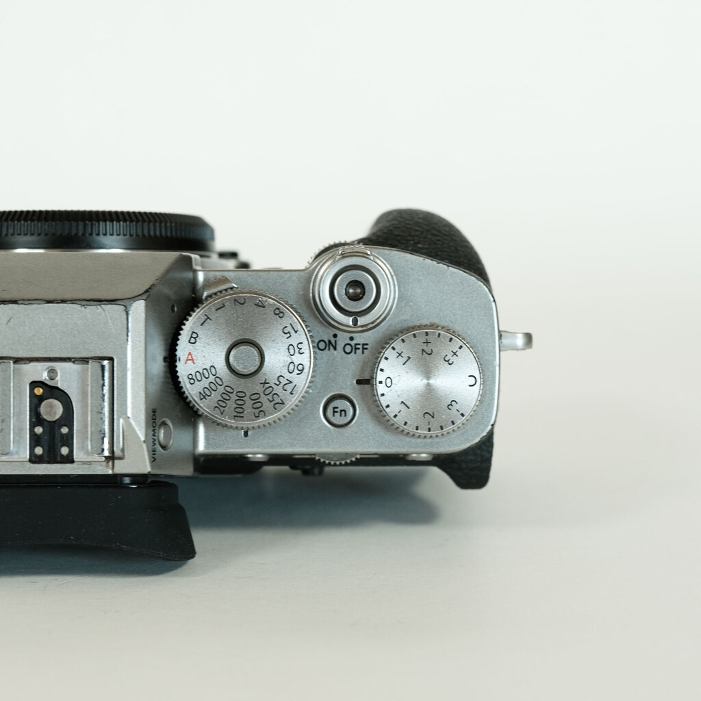 FUJIFILM X-T3 本体 + 付属品【動作確認済】 サブ機としてFUJIFILM X-T3をゲット！購入した理由や感想など