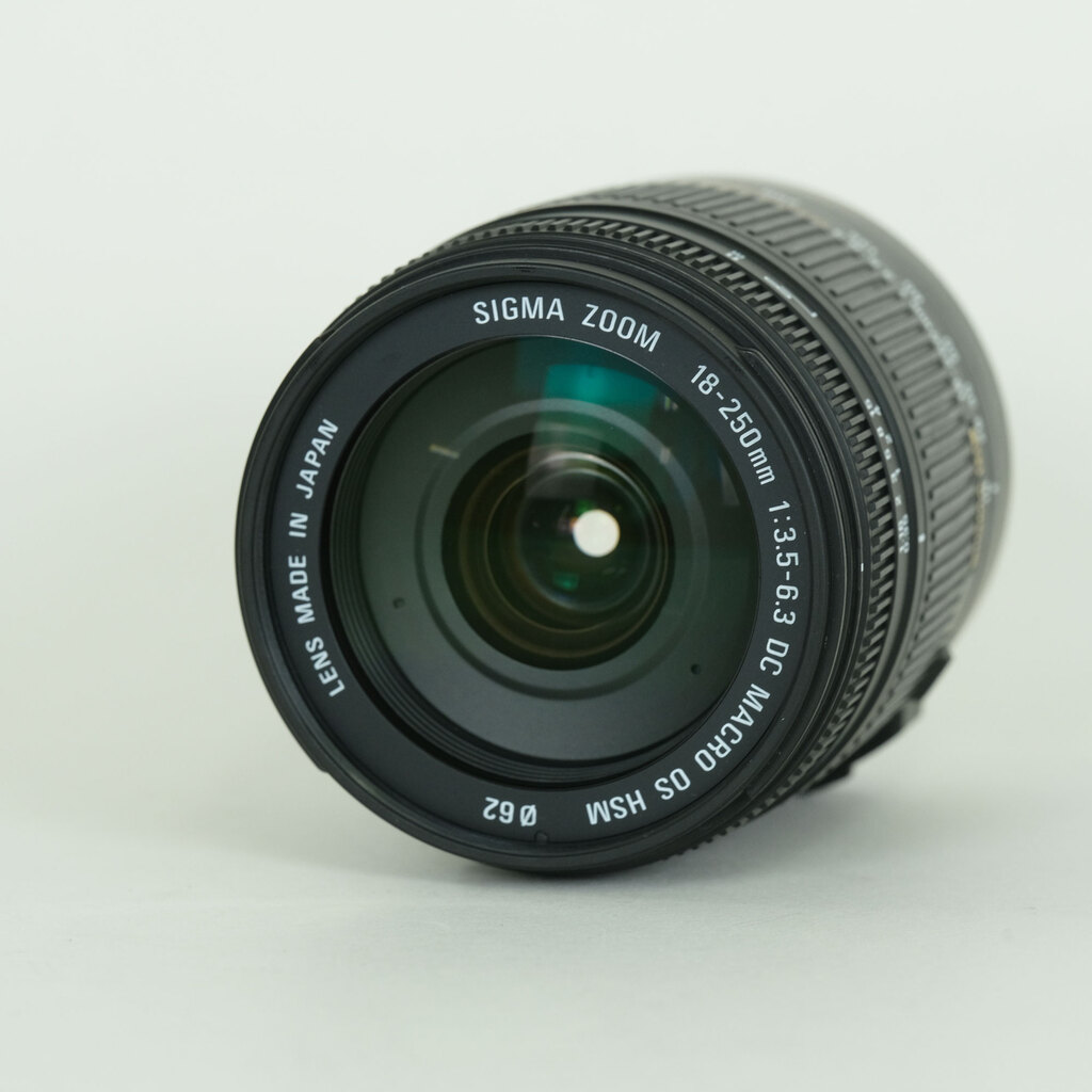 SIGMA 18-250mm F3.5-6.3 DC MACRO OS HSM (キヤノンEF用)
