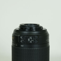 Nikon AF-S DX VR Zoom-Nikkor 55-200mm F4-5.6G IF-ED Nikon AF-S DX VR Zoom-Nikkor 55-200mm F4-5.6G IF-ED