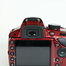 Nikon D3200ボディ レッド