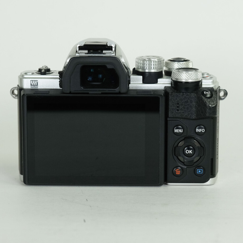 OLYMPUS OM-D E-M10 Mark II