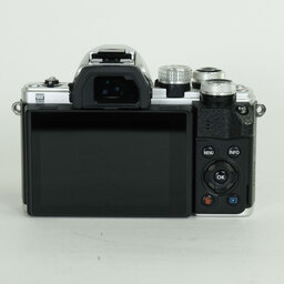 OLYMPUS OM-D E-M10 Mark II