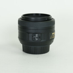 Nikon AF-S DX NIKKOR 35mm f/1.8G Nikon AF-S DX NIKKOR 35mm f/1.8G