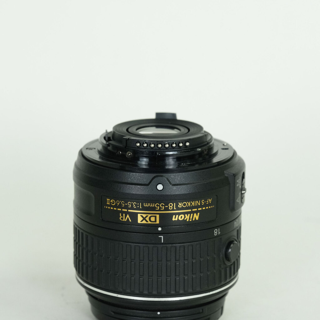 Nikon AF-S DX NIKKOR 18-55mm f3.5-5.6G VR II