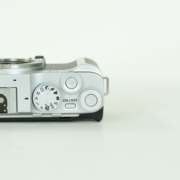 FUJIFILM X-A7 ボディ シルバー