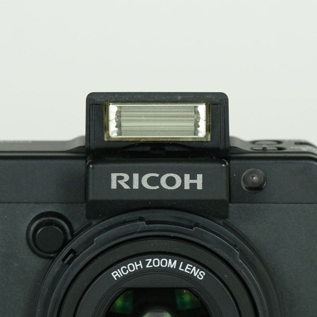 RICOH GX200