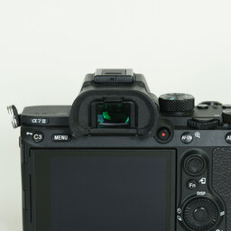 SONY α7 III(ILCE-7M3) SONY α7 III(ILCE-7M3)