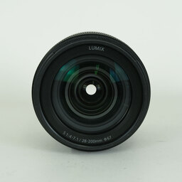 Panasonic LUMIX S 28-200mm F4-7.1 MACRO O.I.S. Panasonic LUMIX S 28-200mm F4-7.1 MACRO O.I.S.