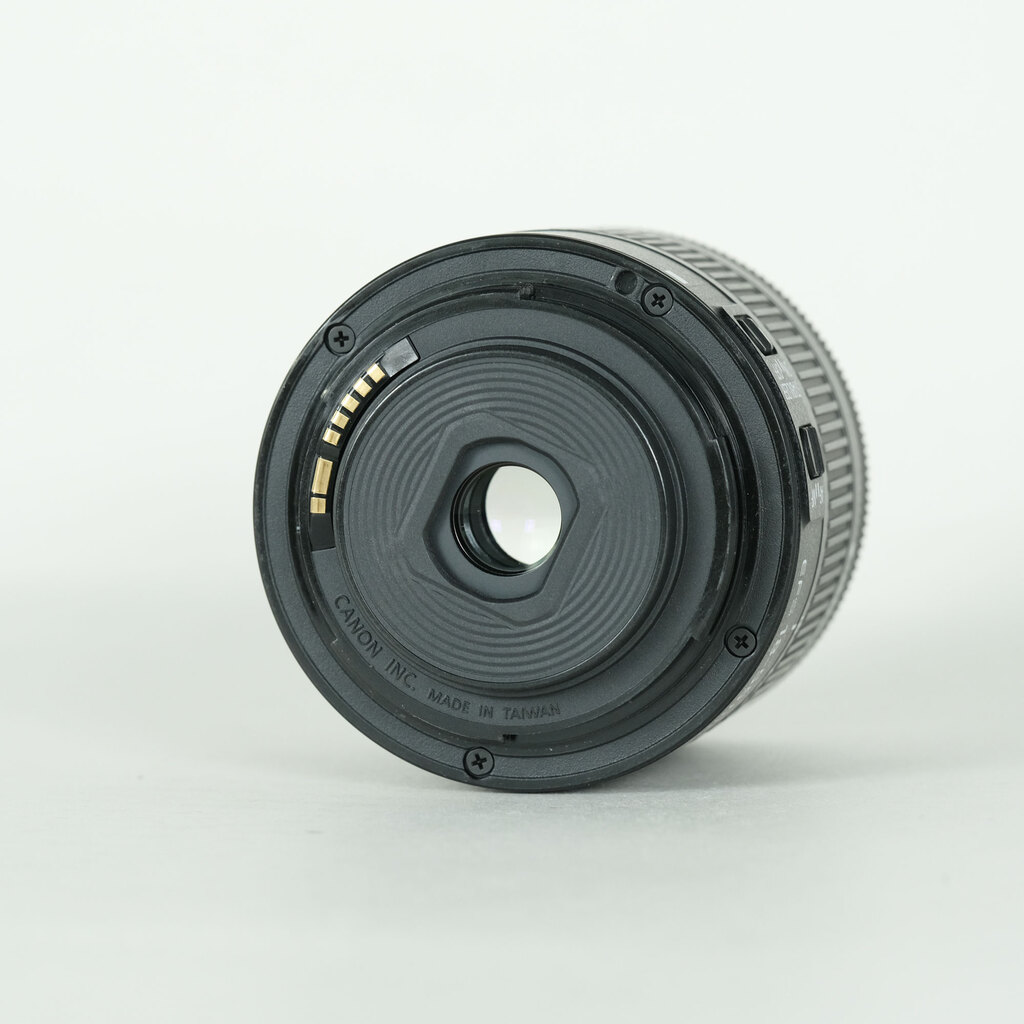 Canon EF-S18-55mm F4-5.6 IS STM