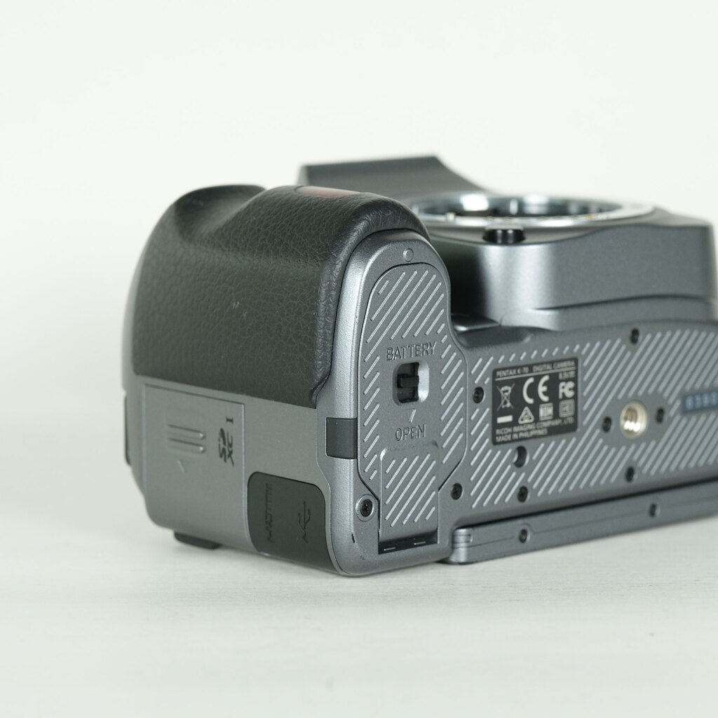 PENTAX K-70 ボディ シルキーシルバーの出品 | ONE SCENE（ワンシーン）