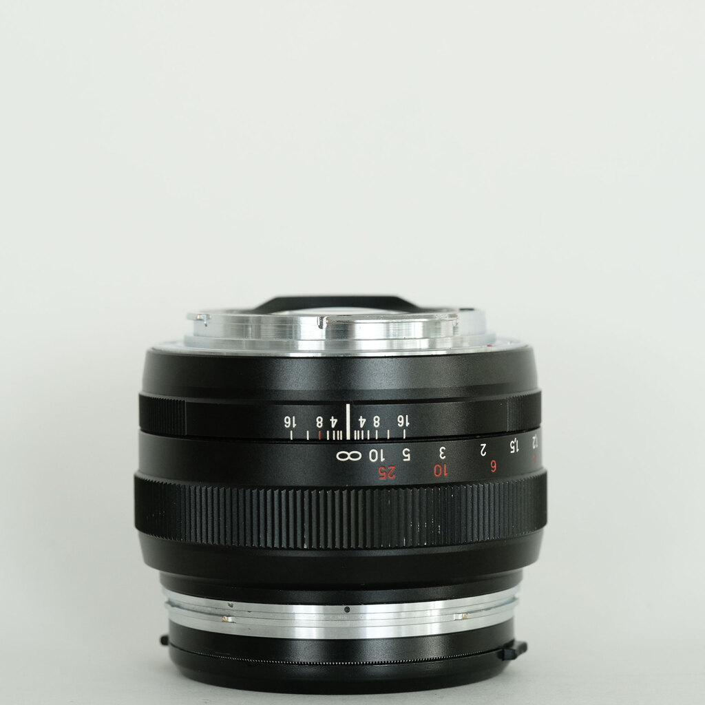 Carl Zeiss Planar T* 50mm F1.4 ZE [キヤノンEF用]