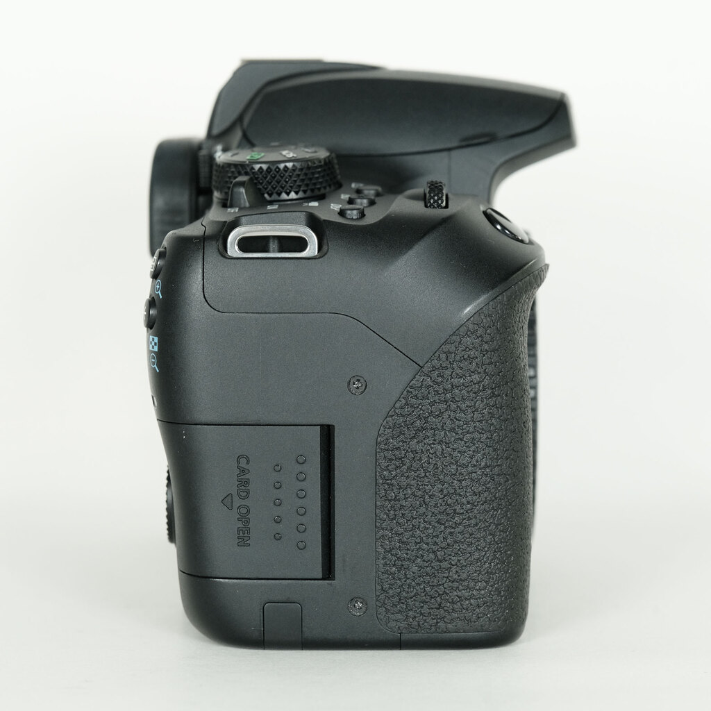 Canon EOS Kiss X10i