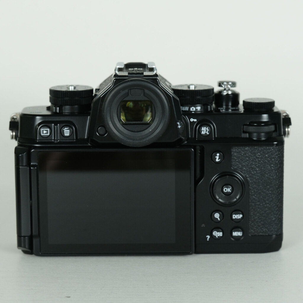 Nikon Z f [�{�f�B]