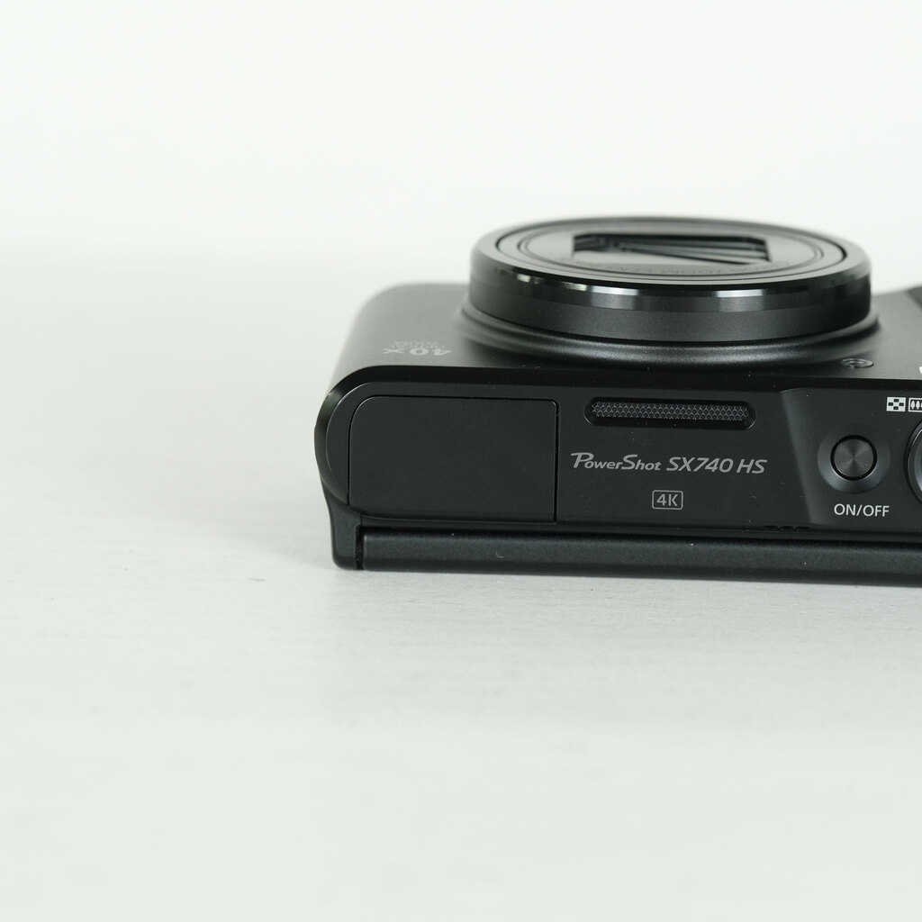 Canon PowerShot SX740 HS ブラックの出品 | ONE SCENE（ワンシーン）