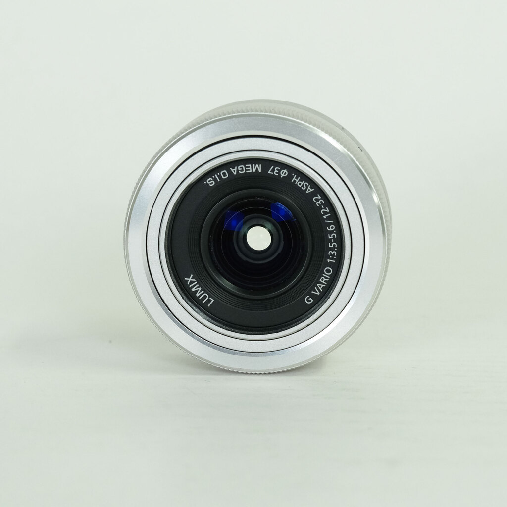 Panasonic LUMIX G VARIO 12-32mm / F3.5-5.6 ASPH. / MEGA O.I.S.