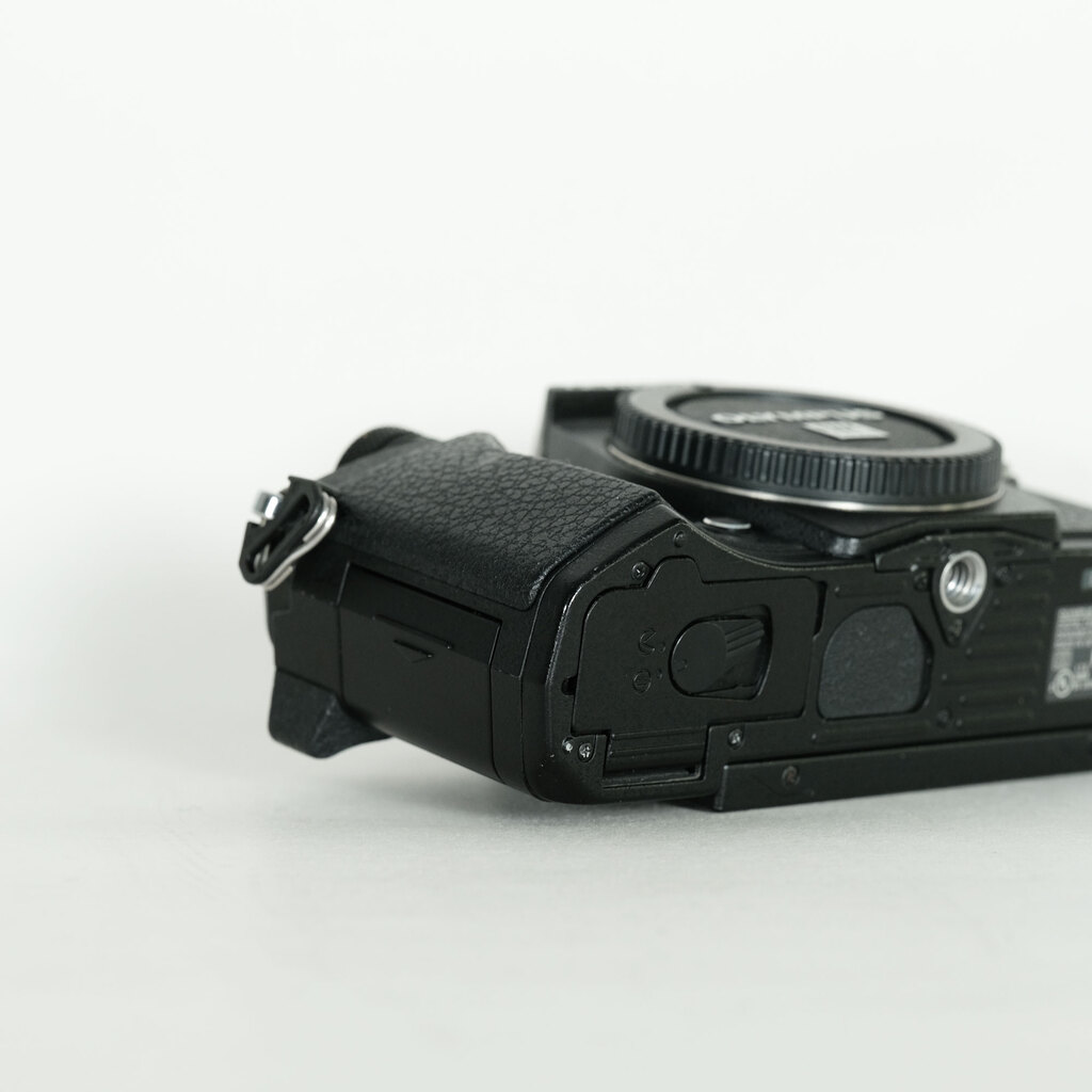 OLYMPUS OM-D E-M5 Mark II