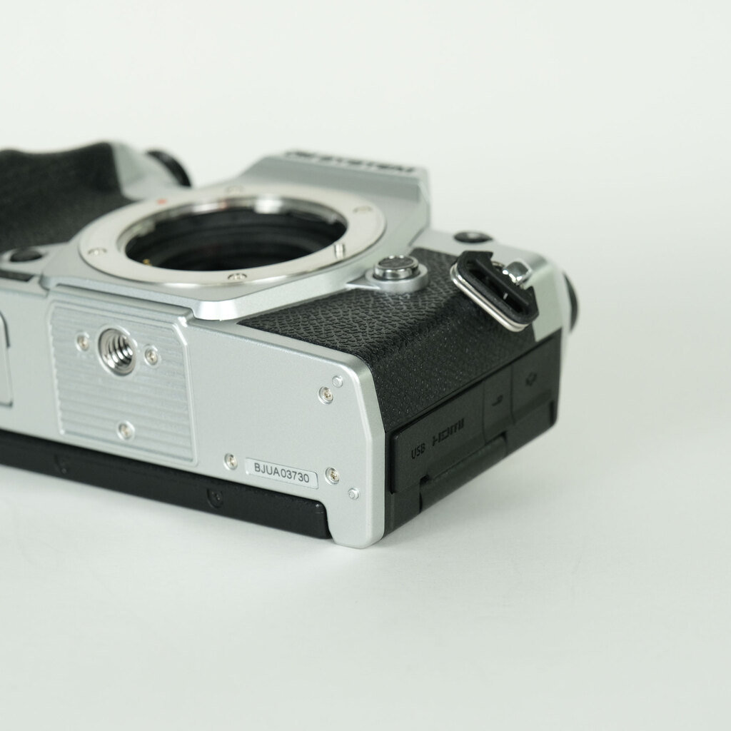 OM SYSTEM OM-5 Mark II ボディ シルバー