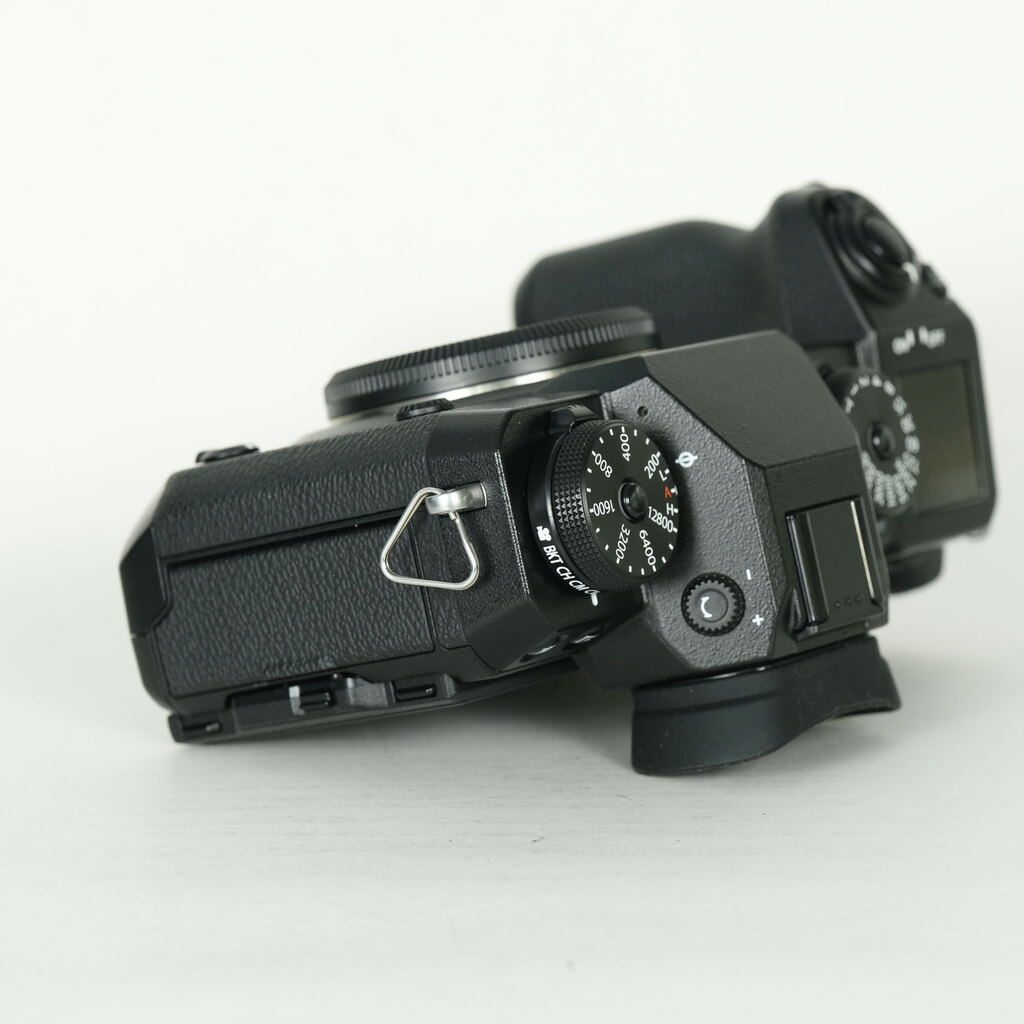 FUJIFILM X-H1