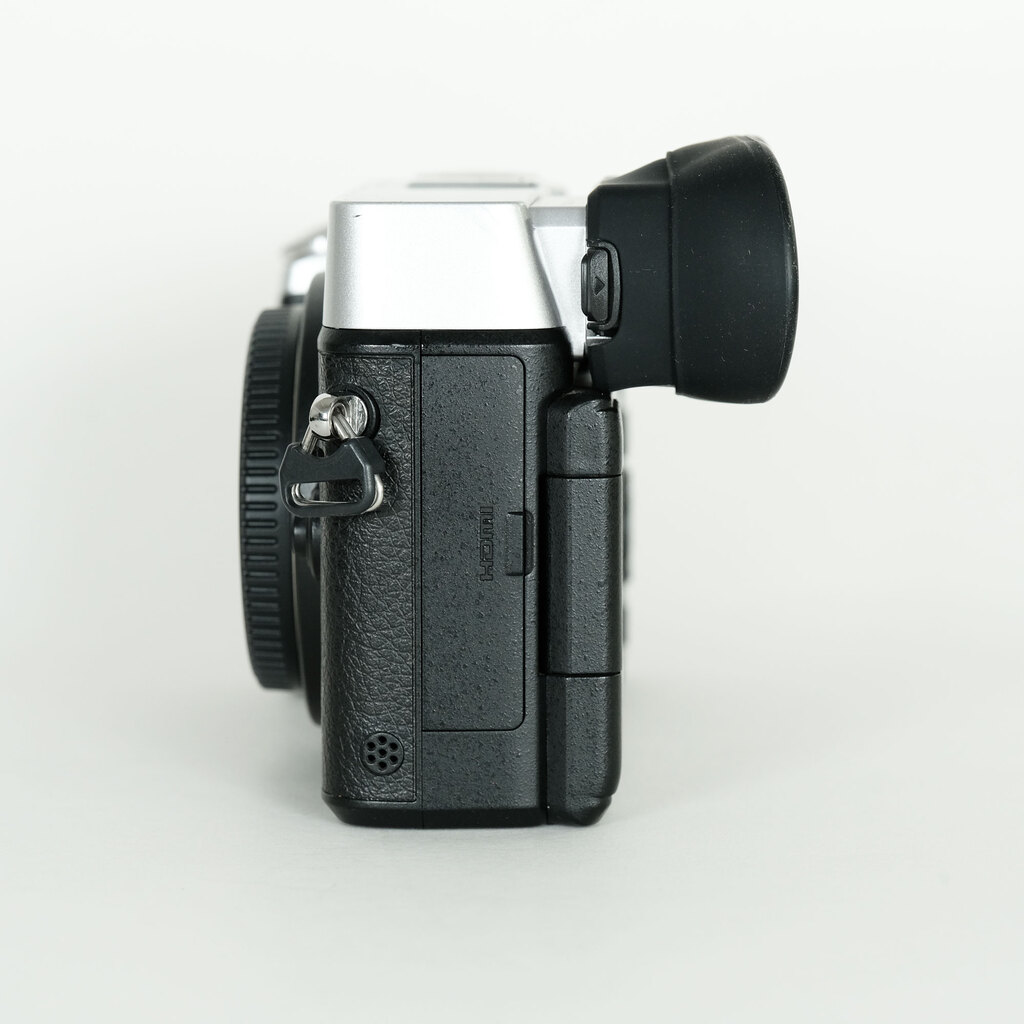 Panasonic LUMIX DMC-GX8 ボディ シルバー