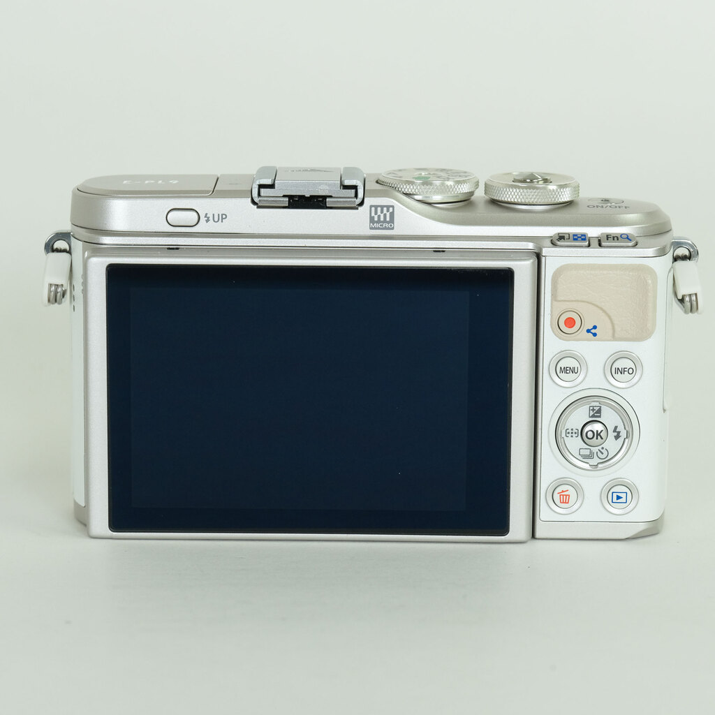 OLYMPUS PEN E-PL9