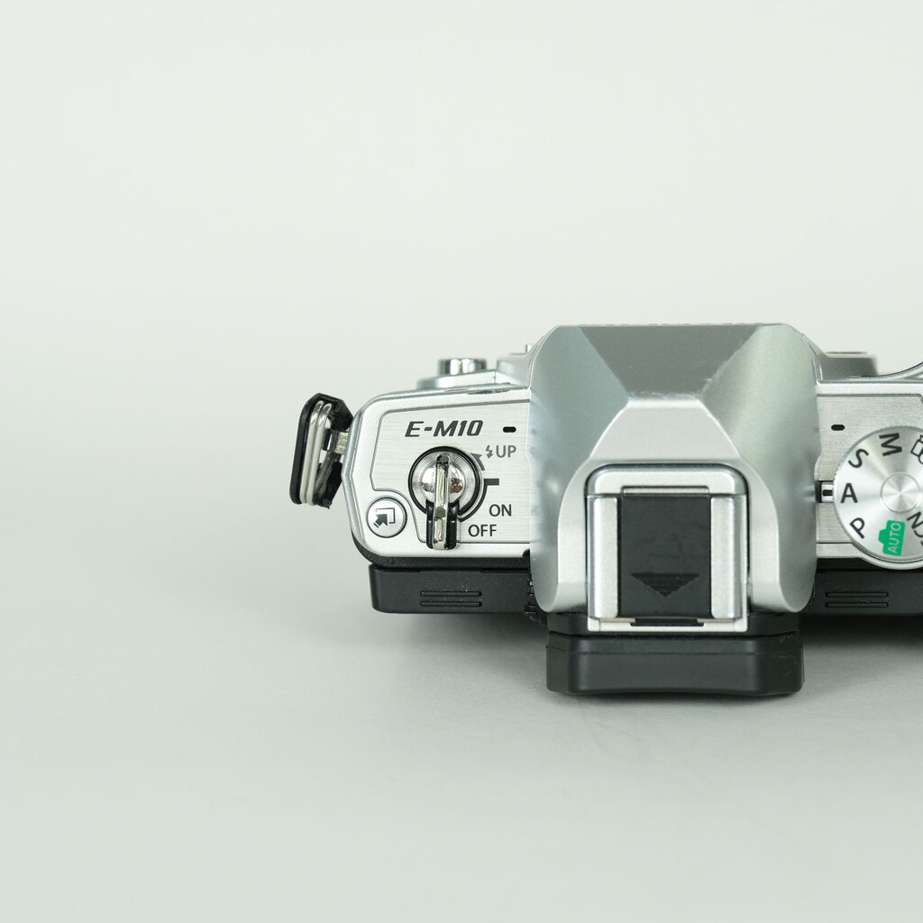 OLYMPUS OM-D E-M10 Mark IV