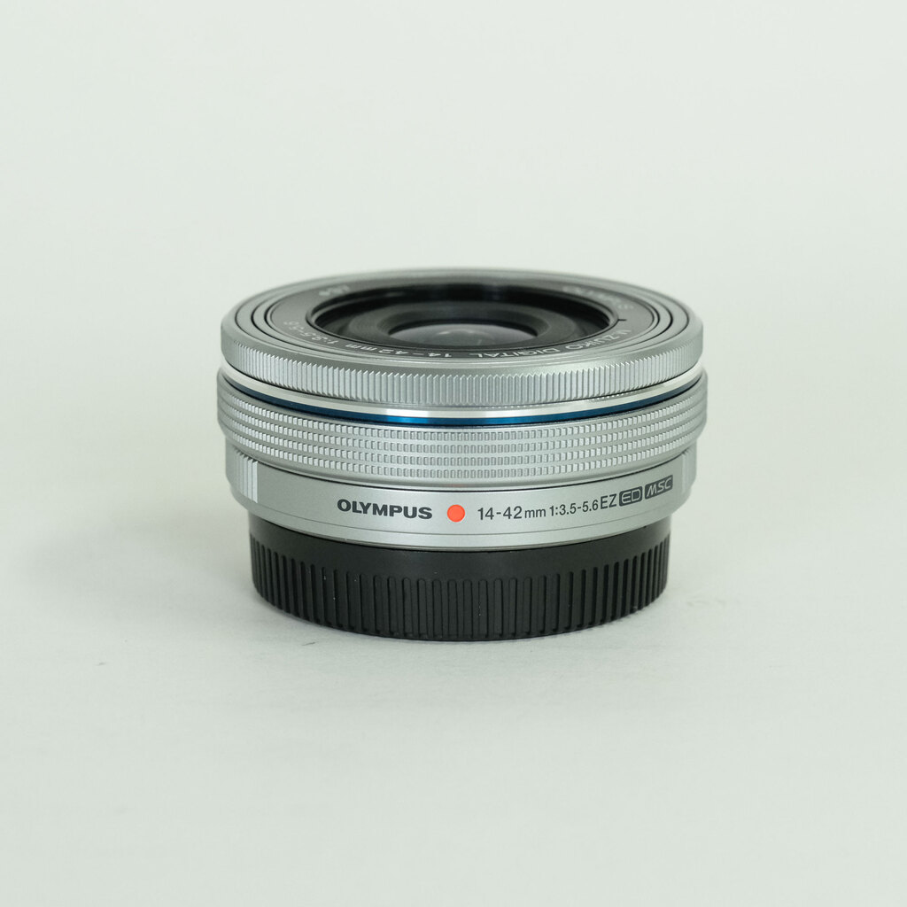 OLYMPUS M.ZUIKO DIGITAL ED 14-42mm F3.5-5.6 EZ シルバー OLYMPUS M.ZUIKO DIGITAL ED 14-42mm F3.5-5.6 EZ シルバー