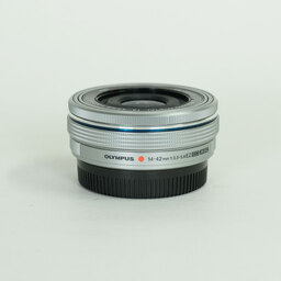 OLYMPUS M.ZUIKO DIGITAL ED 14-42mm F3.5-5.6 EZ シルバー OLYMPUS M.ZUIKO DIGITAL ED 14-42mm F3.5-5.6 EZ シルバー